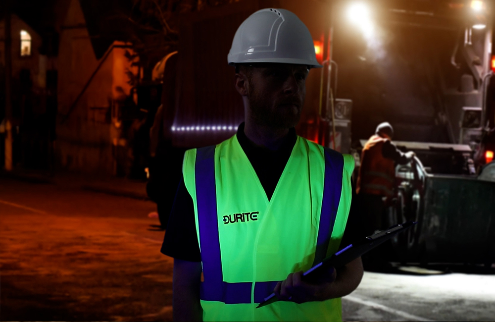 Waste Management LED Work Lamp with HINVII™ tech. is perfect for waste managent veicles and reccycling sites